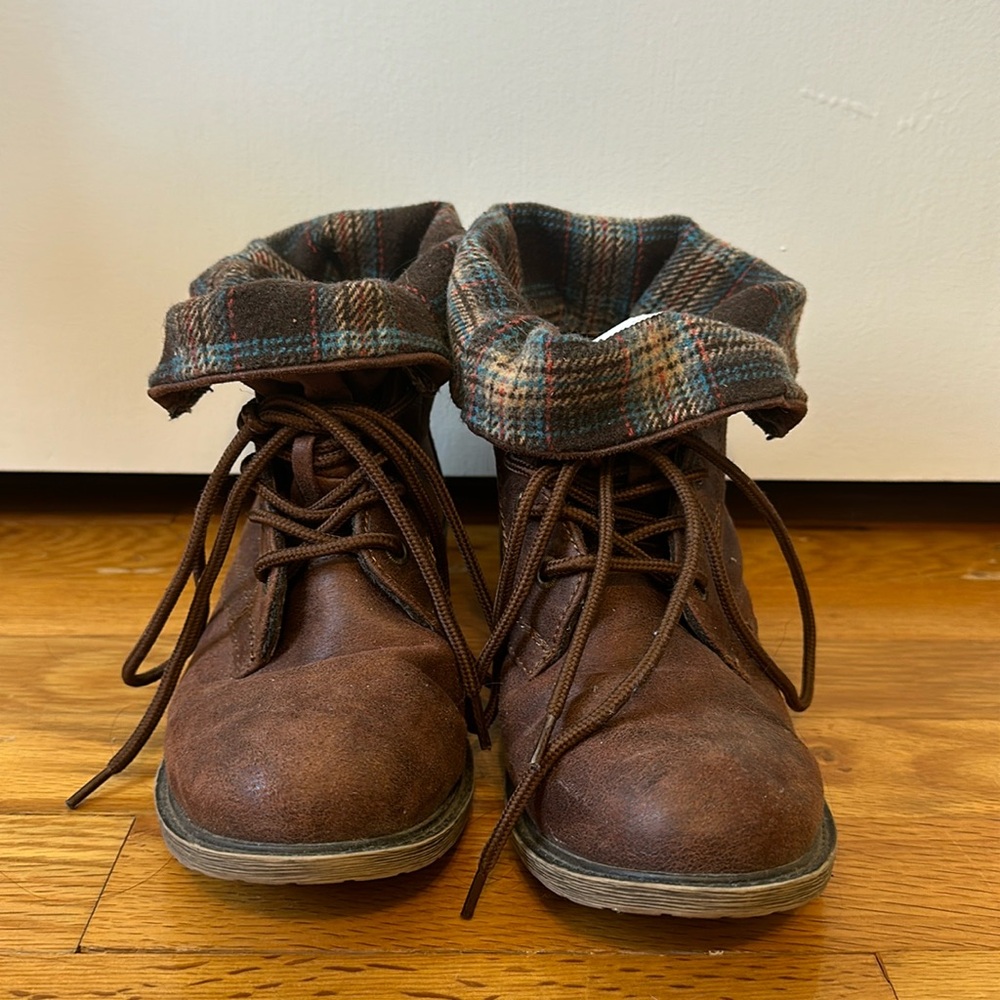 Fall ankle boots